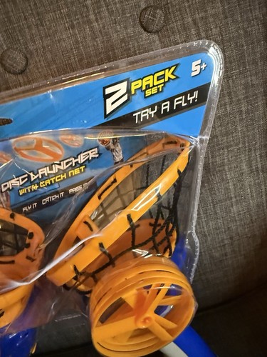 Zoom-O 2 Pack Set Disc Launcher Set with Catch Net Tested Working 3 flying discs - Picture 3 of 6