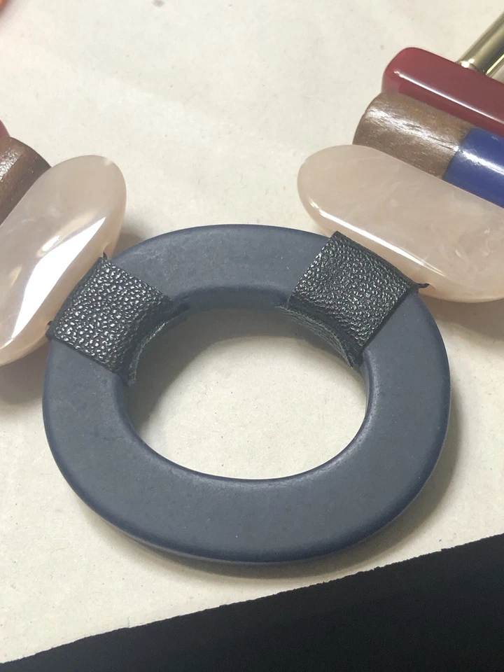 复古 Chicos Geo 皮带 42 英寸长人造皮革、木材、丙烯酸、金色 — 第 4/4 张图片