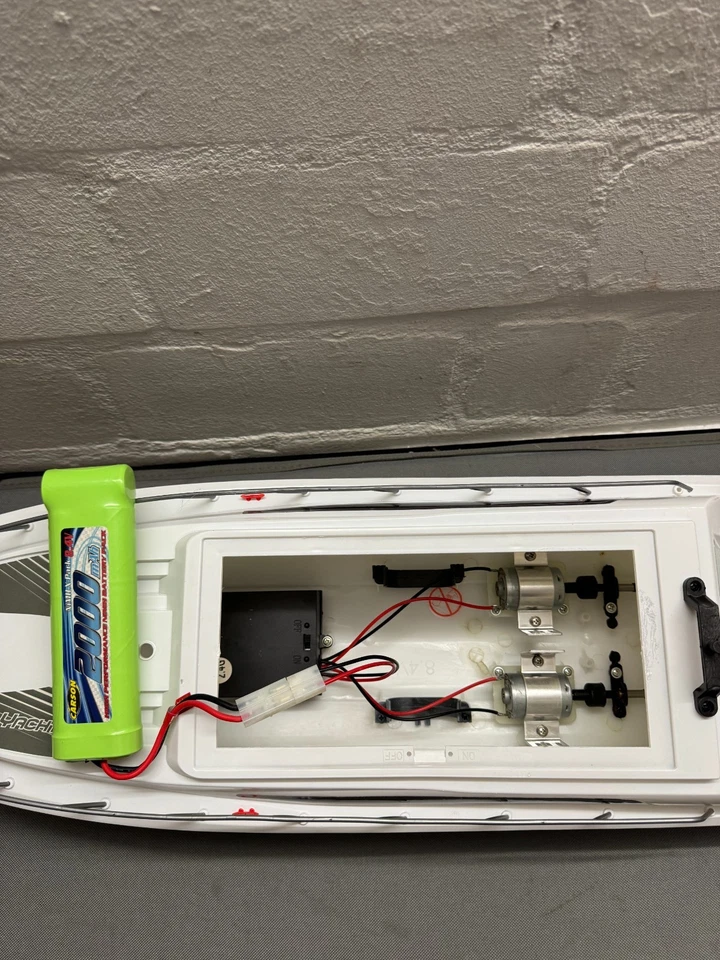 Tamiya Carson Speed Yacht 2.4GHz 100% RTR - 500108045 Schiffsmodell - Bild 2 von 4