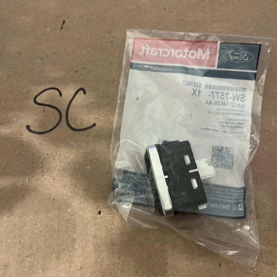 Motorcraft SW-7577 / Ford GA1Z-14028-AA Switch Assembly - Front Door - Central - Image 2 of 2
