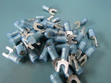 AMP  35559 Qty of 188 per Lot  Blue 6 Stud Spade Terminal Connector Crimp 14-16
