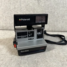 Vintage Poloroid Sun 600 LMS Instant Film Camera With Strap (Parts/Repair)