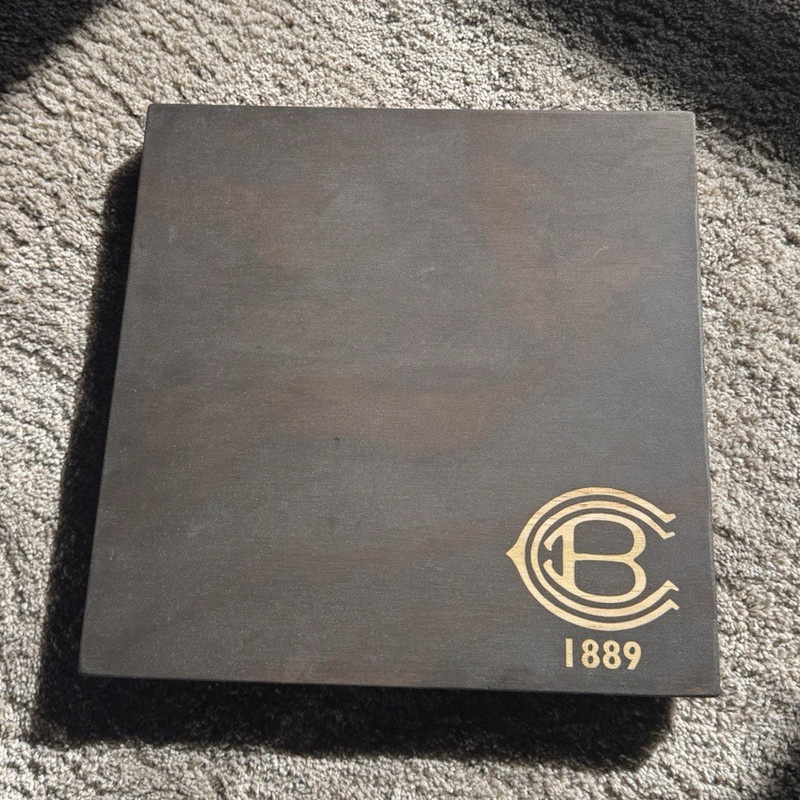 Wood-like swiveling cutting board
