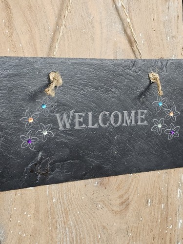 Slate Welcome Sign With flower and Gem Detail. - Picture 1 of 5