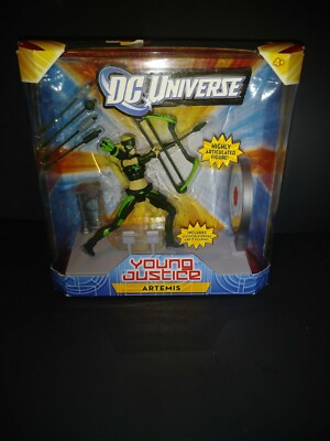 DC UNIVERSE classics YOUNG JUSTICE ARTEMIS With DIORAMA MATTEL 2011 matty collec