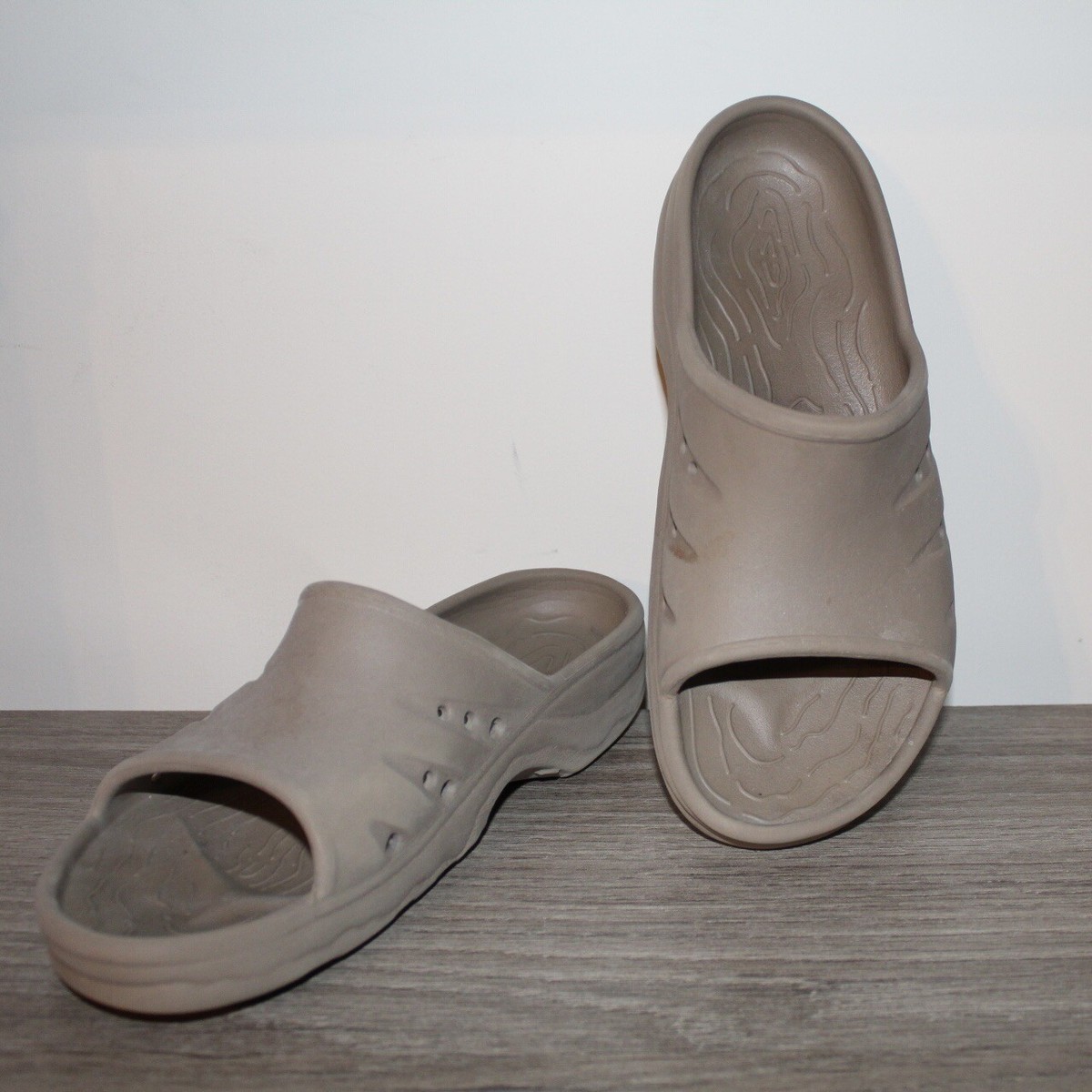 LL Bean Cutout Rubber Slip On Waterproof Slide Sandals Size Tan