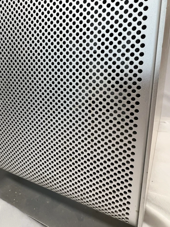 Apple Power Mac G5 A1047 2003 EMC 1969 1.8 Ghz 5.5GB RAM Powers On Untested - Image 2 of 4