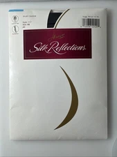Hanes Silk Reflections 717 Silky Sheer Pantyhose Jet Black Size AB Control Top
