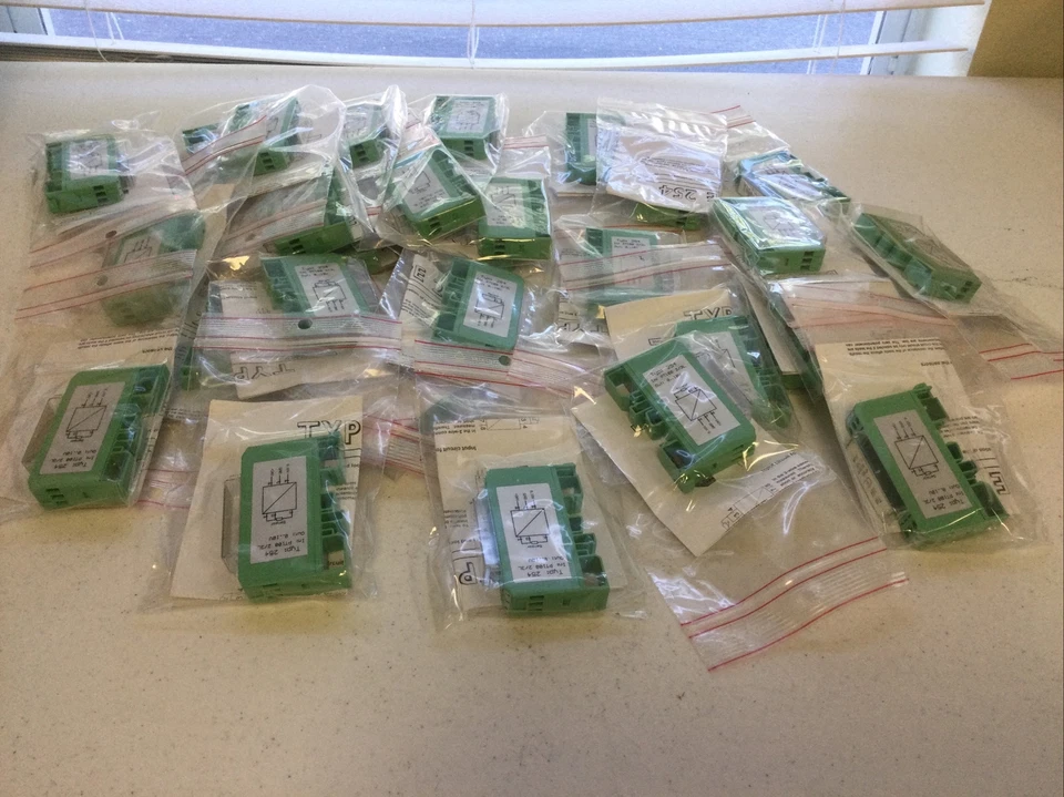 NEW LOT OF 30 WIKA TYPE 254 PT100 TEMPERATURE TRANSMITTER -50..50C, FREE SHIP - Image 4 of 4