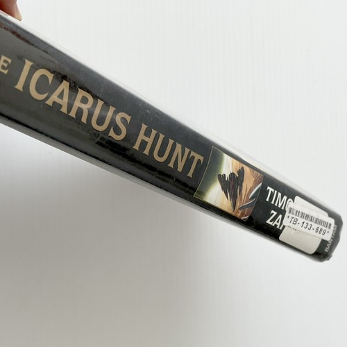 The Icarus Hunt - by Timothy Zahn - 1999 First Edition Hardcover - Picture 6 of 7