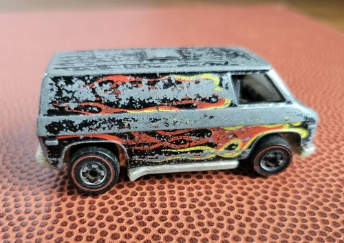 Vintage 1974 Hot Wheels Redline Super Van Black W / Flames Metal Base Original