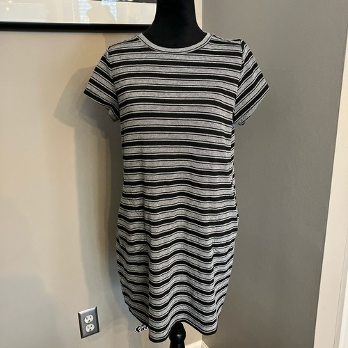 LOFT mediumm black and white striped short sleeve dress with pockets