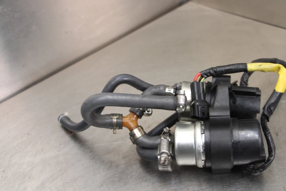 02-05 KAWASAKI ZZR1200 FUEL PUMP GAS PETROL SENDER UNIT Foto 3 de 4