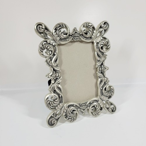 Drexel Heritage Ornate Silvertone 4x6 Tabletop Picture Frame
