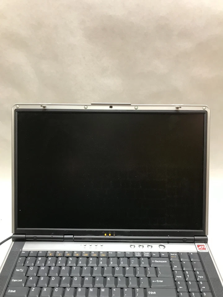 Portátil Clevo D47V 17" Intel Pentium 4 1GB RAM SIN HDD/OS Para Piezas LEER DESCRIPCIÓN - DW Foto 3 de 4