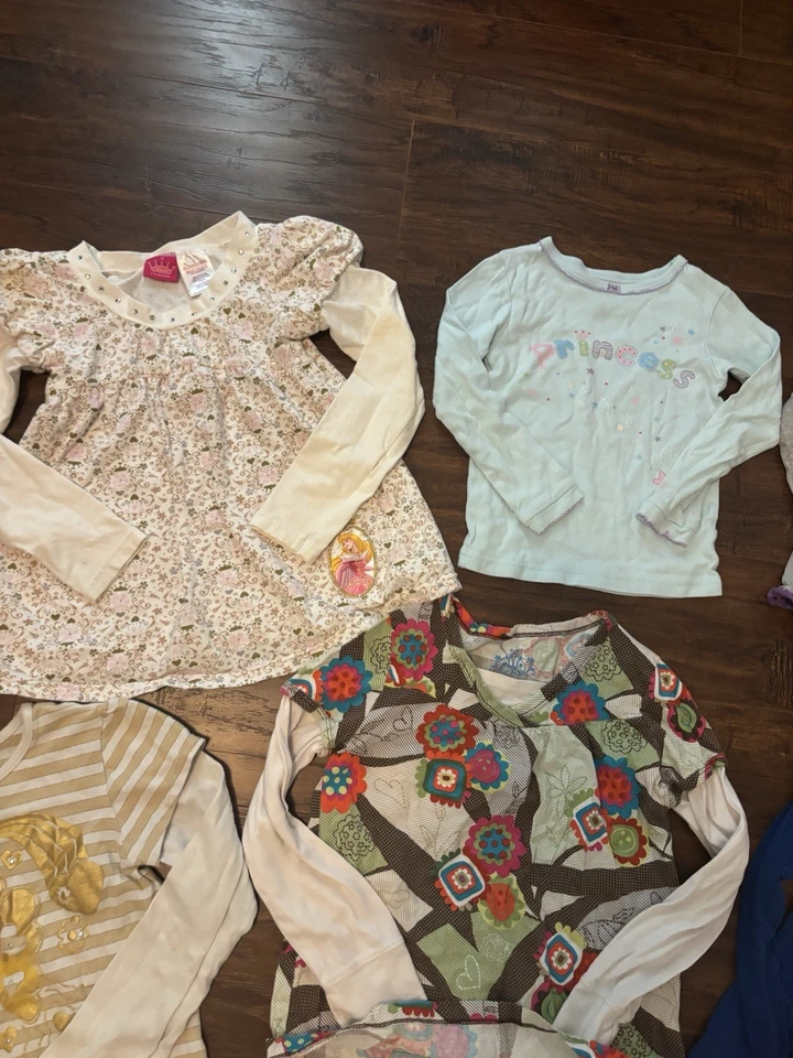 LOT OF 2000s LITTLE GIRL LONG SLEEVES - Image 3 of 4