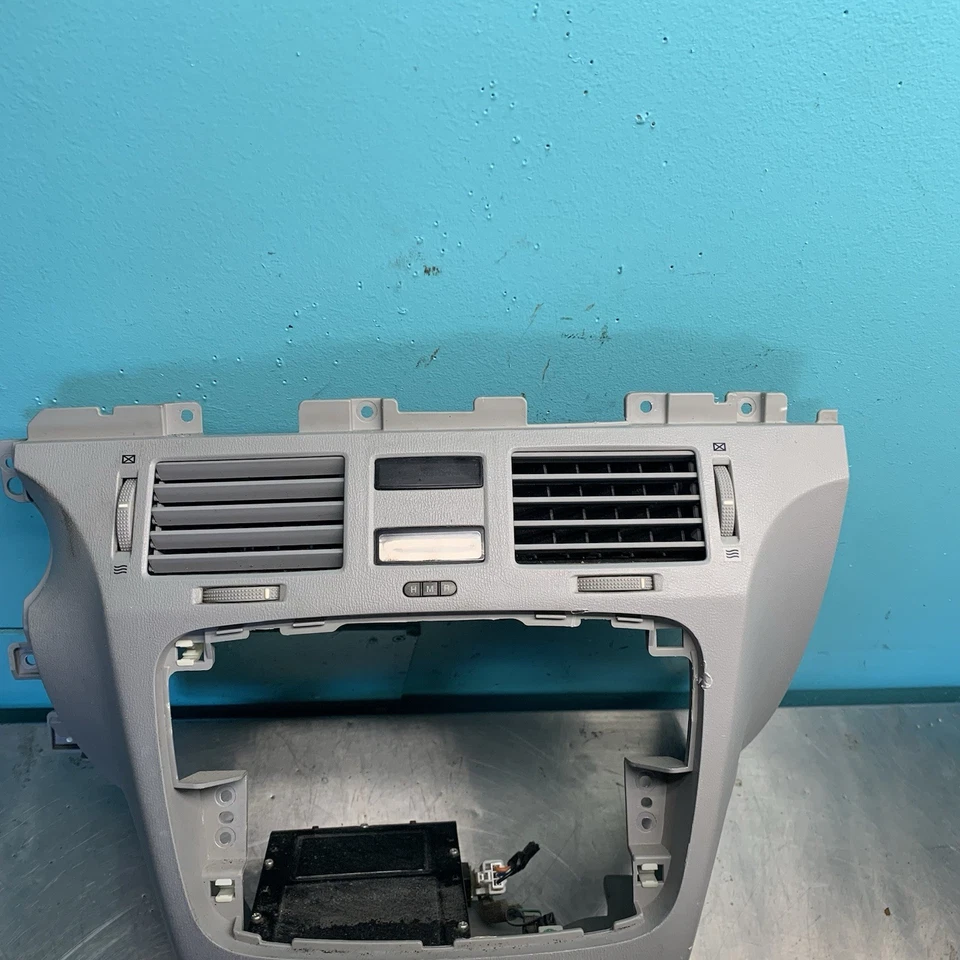 Hyundai Sonata 2006-2008 tablero central radio embellecedor bisel con ventilaciones de aire acondicionado OEM Foto 2 de 4