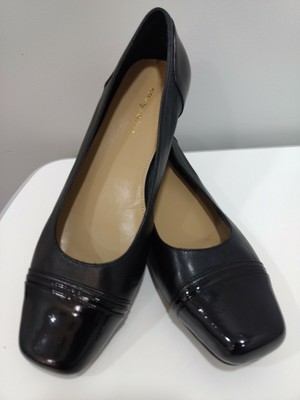 easy spirit black flats