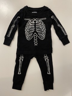 Pijama esqueleto azul marino antiguo talla 12 18 meses