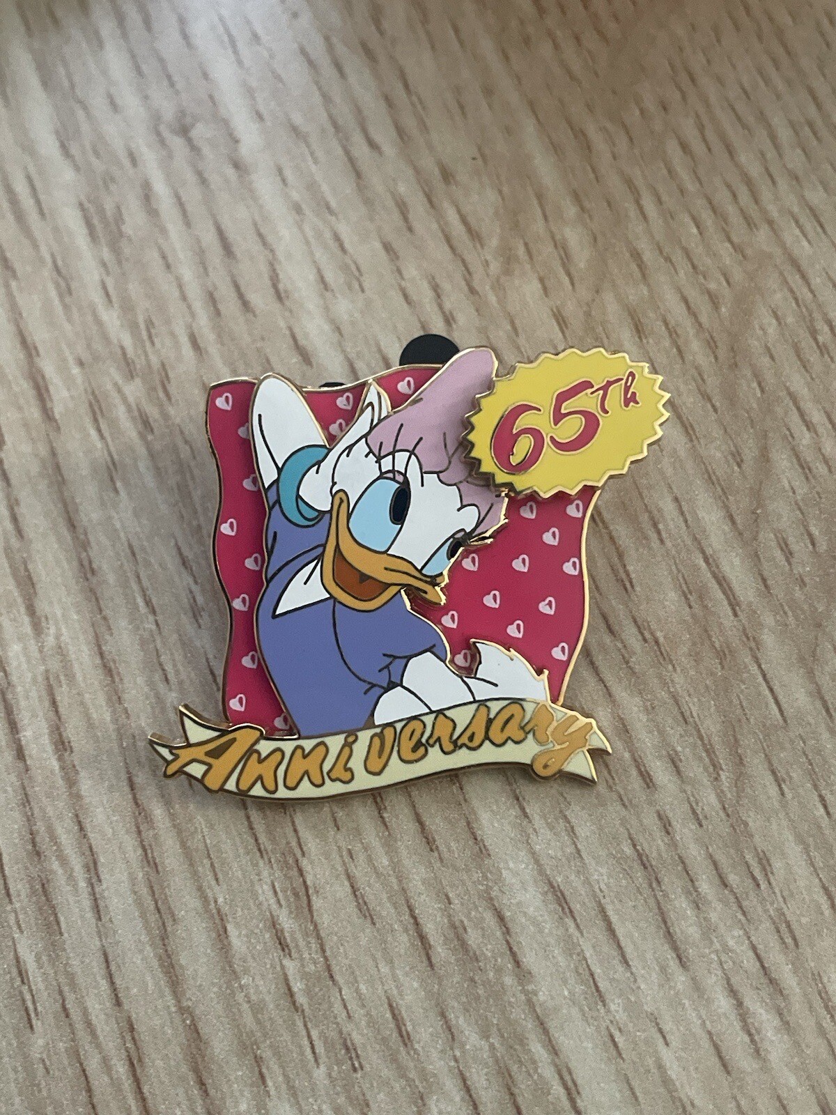 Disney's Daisy Duck 65th Anniversary Limited Edition Of 3500 Pin 