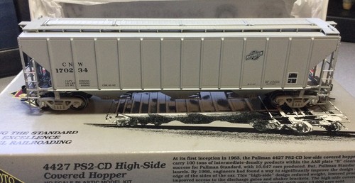 PROTO 2000 H.O. 4427 PS-2CD Covered Hopper gebaut Chicago & Northwestern 170234 | Zustand: Used