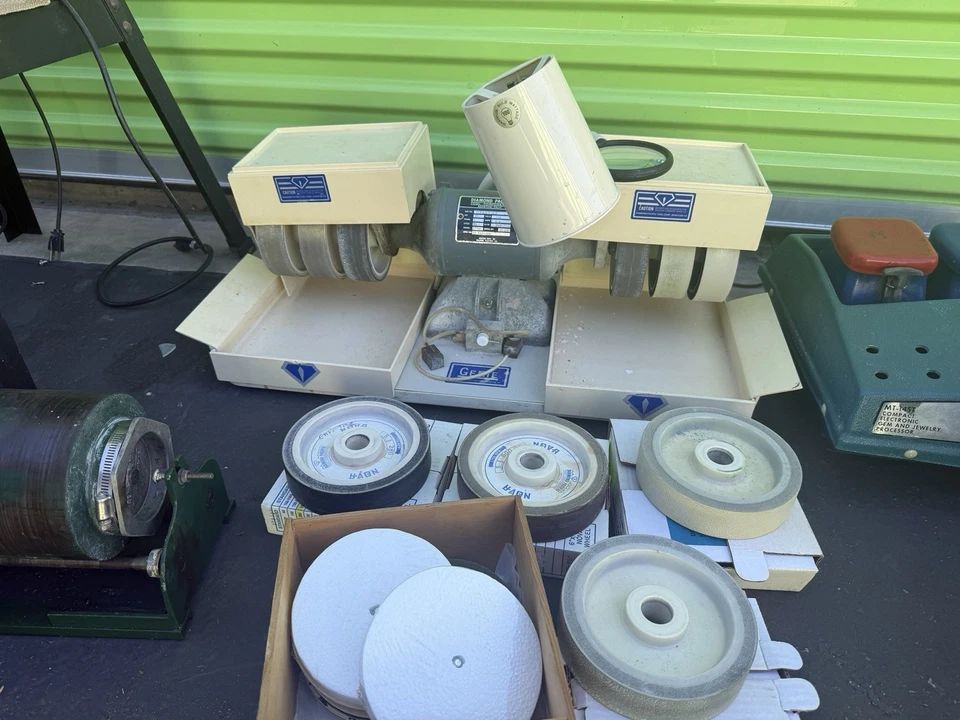 ARTIGOS DE OFICINA LAPIDÁRIA TONELADAS DE DIAMANTES EXTRAS. Pacific Genie com rodas extras - Imagem 3 de 4