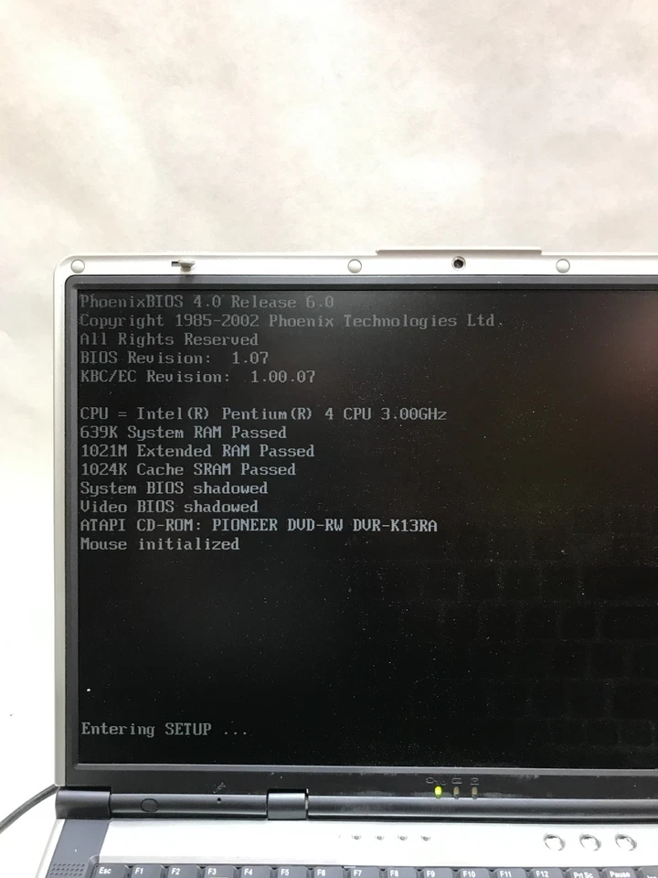 Portátil Clevo D47V 17" Intel Pentium 4 1GB RAM SIN HDD/OS Para Piezas LEER DESCRIPCIÓN - DW Foto 2 de 4