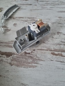 Siemens IQ700  WT46W564/18 WDT65 TROCKNER Pumpe 9000705195