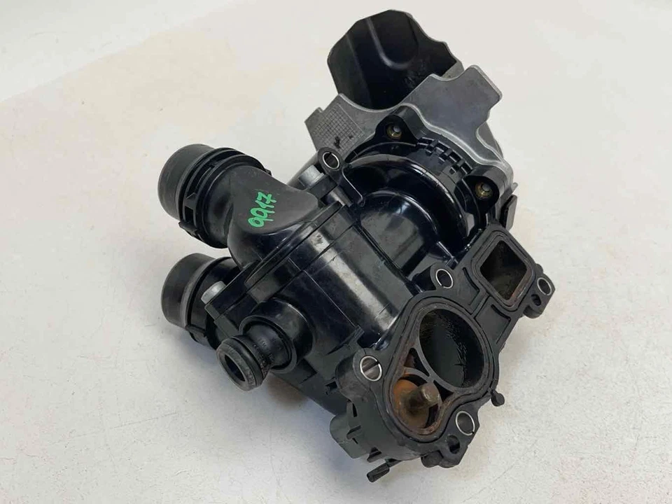 Conjunto regulador bomba agua refrigerante motor VOLKSWAGEN CC 2011-2017 2,0 L FABRICANTE DE EQUIPOS ORIGINALES Foto 2 de 4