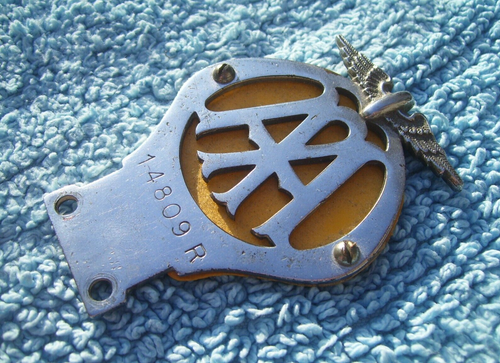 VINTAGE 1950s AA MOTORCYCLE ISSUE BADGE ~ BRITISH AUTOMOBILE ASSOCIATION EMBLEM - Picture 2 of 3