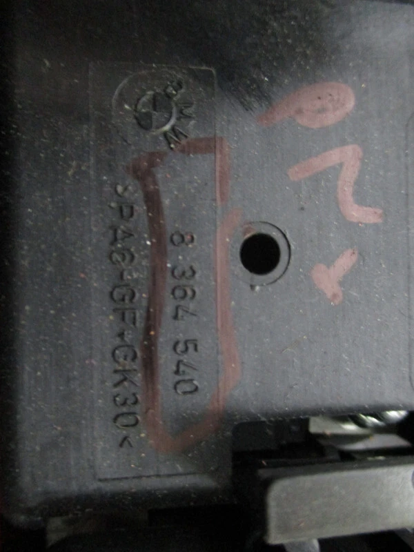 NY834-01 OEM 2001-2010 BMW X3 325I 330I M3 320I 325I debajo del tablero caja de relé de fusibles Foto 3 de 3