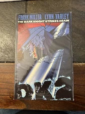 The Dark Knight Strikes Again DK2 (Book 2 of 3, 2001) Frank Miller, Batman [B36]