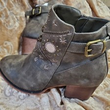 NEW Corky's Boutique Ivanna Western Cowboy Studded Bootie Sz 6