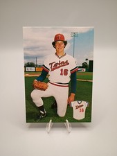 1983 Minnesota Twins Team Issue Frank Viola #11 Rookie Card RC. rookie card picture