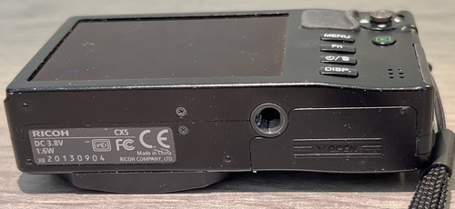 Ricoh CX5 10 MP Digital - 10.7 optical zoom 16GB SD Card & extras - NEAR MINT - Picture 9 of 20