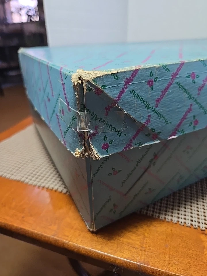 Vintage Madame Alexander Doll Victoria 5756 Crier 18" Original Clothes Box 1966 - Image 4 of 4