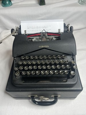 Vintage 1939 Smith Corona 4 Bank Standard Portable Typewriter & Case - Very Nice