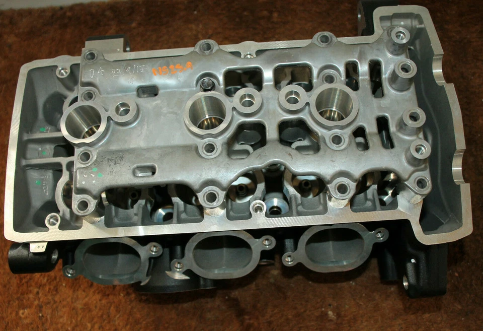 Triumph T1154500 CYL HEAD, 3 CYL,M/C,SAI,BLACK - New — 第 4/4 张图片