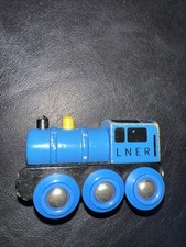 BRIO wooden railway 33410 LNER London North Eastern Railway train