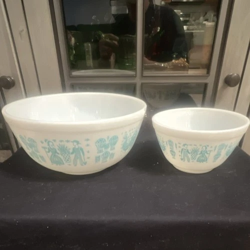 PYREX Amish Butterprint Mixing Bowl Set White Turquoise 402 403