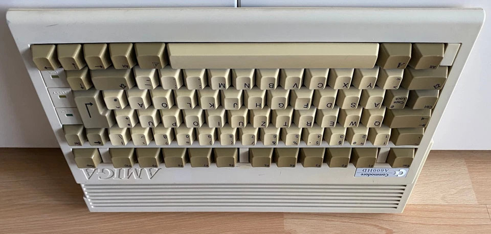 Commodore AMIGA 600-40MB HD- Kick 2.05 (37.350) con scheda CF WB.2.xx - Immagine 4 di 4