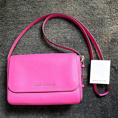 Marc Jacobs Pink Crossbody Bag Silver Hardware Magnetic Closure Adjustable Strap