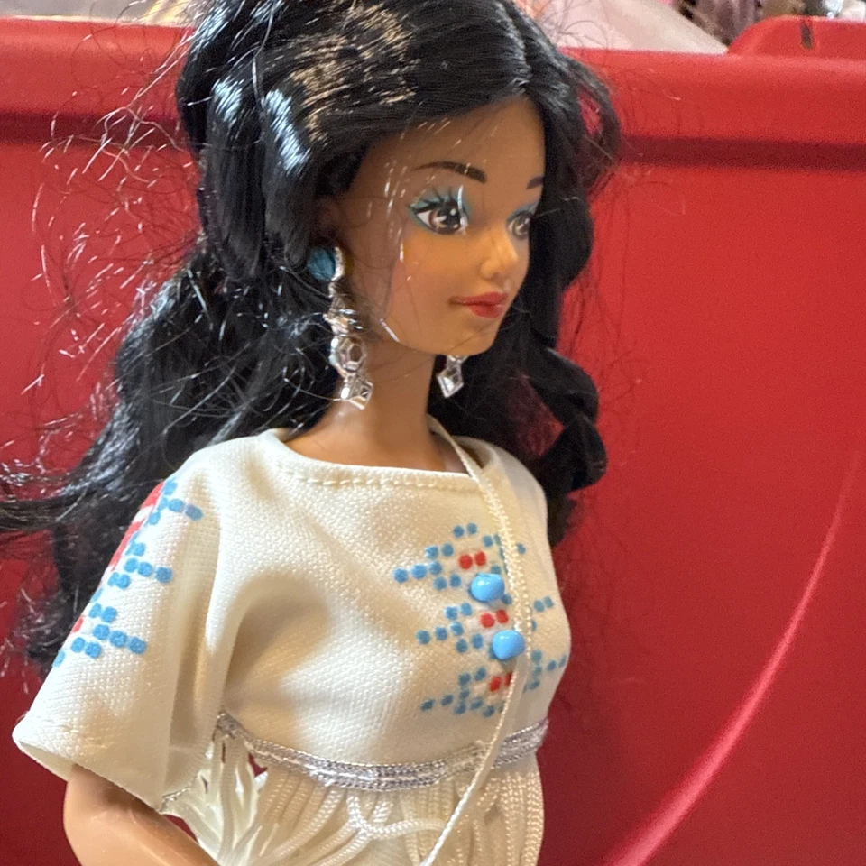 Barbie nativa americana edición especial 1993 Foto 3 de 4
