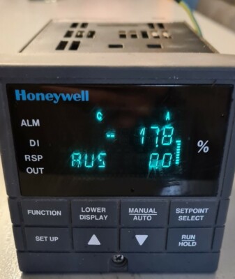 Honeywell  UDC 3000 Versa-Pro Model: DC300K-E-4A3-21-0000-0-GE Rev: 1