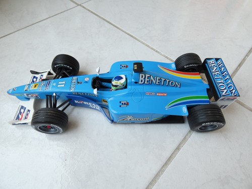 Benetton Playlife B200 Giancarlo Fisichella #11 2000 1/18 Minichamps F1 - Picture 5 of 5