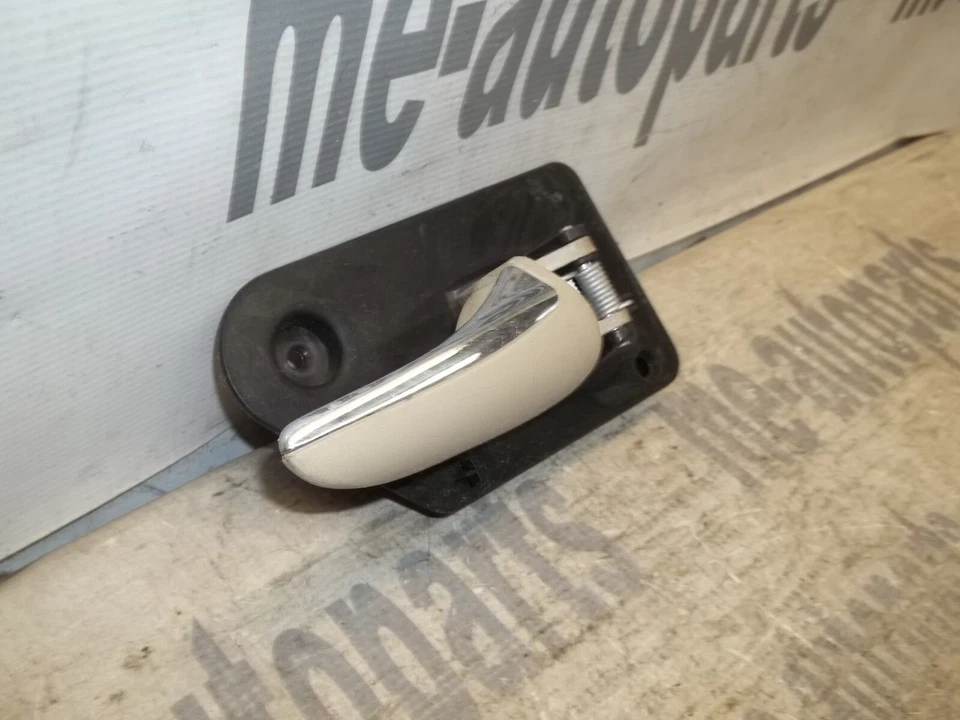 97-99 CADILLAC CATERA OEM LADO DERECHO PASAJERO TRASERO INTERIOR MANIJA PUERTA Foto 3 de 4