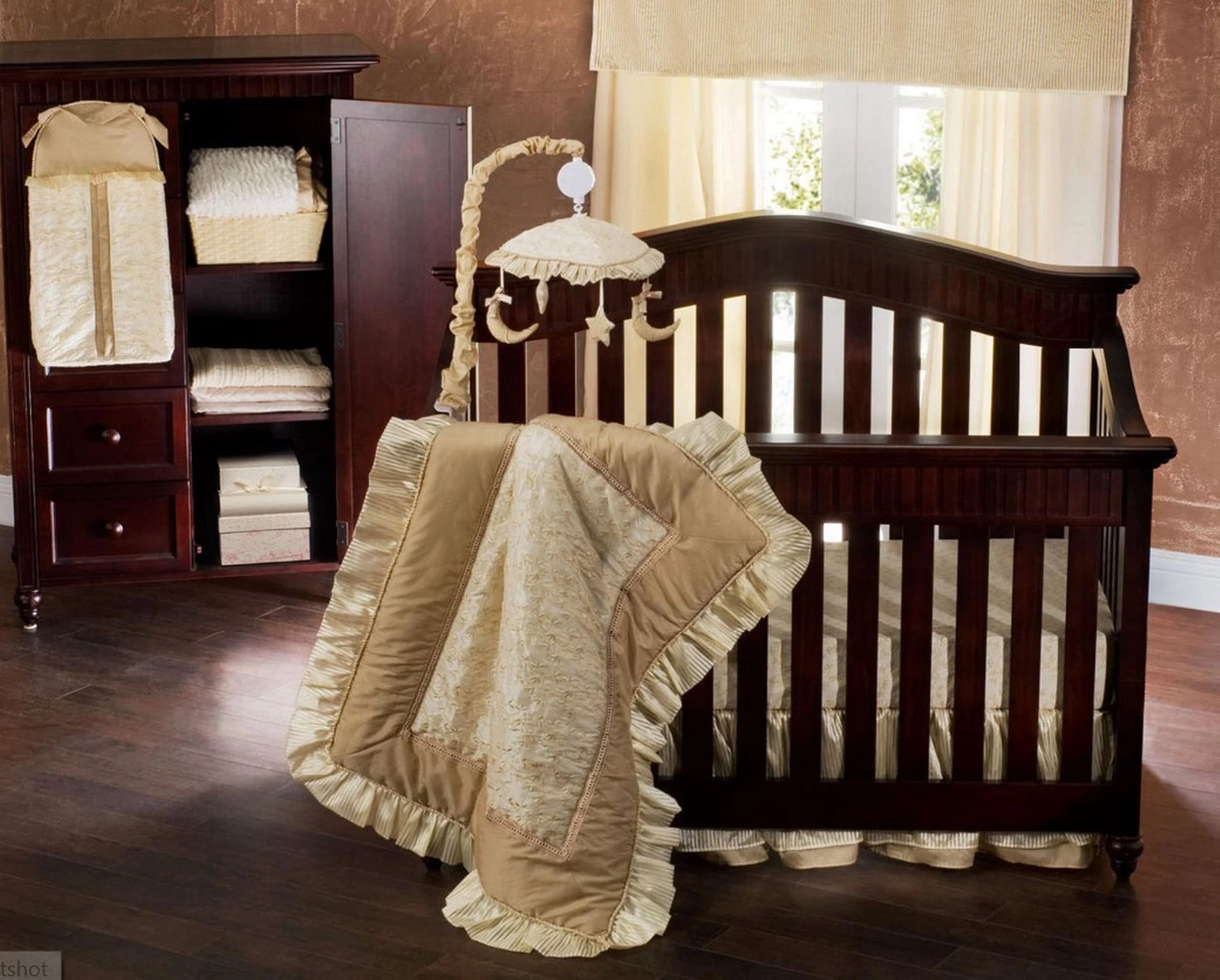 FULL CRIB SIZE- Babi Italia - Luna 7-pc WALL ART & NURSERY BEDDING SET