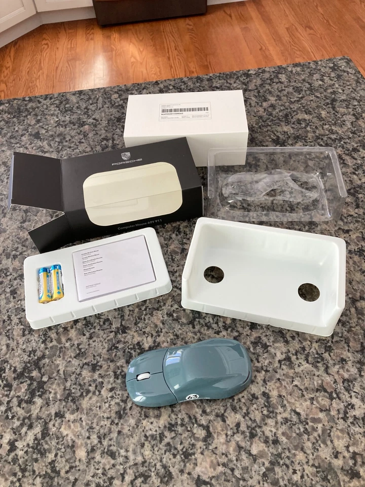 PORSCHE DESIGN NEW & UNUSED WIRELESS 60 YEARS OF PORSCHE 911 COMPUTER MOUSE. NIB - Image 4 of 4