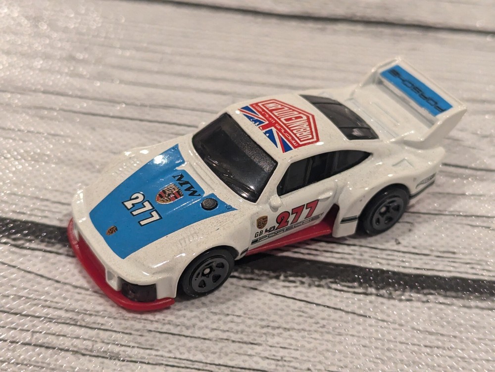 PORSCHE 935 RACING SPOILER 277 WHITE 1:64 SCALE COLLECTOR MODEL DIECAST