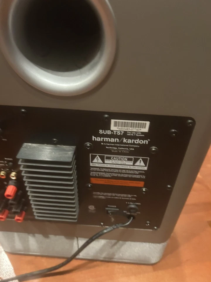 Б/у мощный сабвуфер Harman Kardon SUB-TS7 линейные высокоуровневые входы среднеквадратичная мощность 100 Вт - Изображение 3 из 3